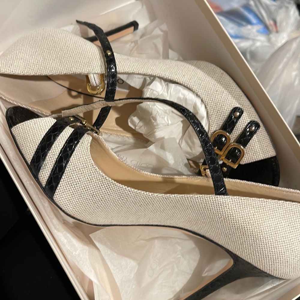 … and just like that .. these gorgeous Jimmy Choos are available for sale